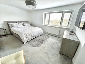 Bedroom- click for photo gallery